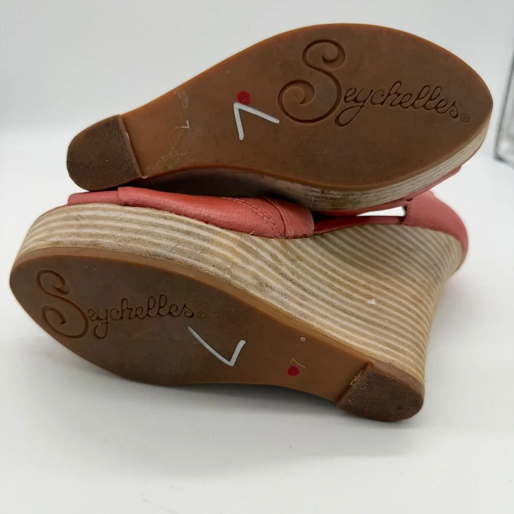 Seychelles womens coral